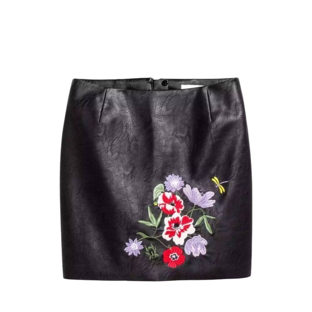 H&M Black Vegan Leather Floral Embroidered Business Skirt Size 6 NEW